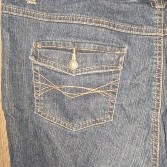 *3 FOR $9* Sonoma Life Style Dark Wash Rinse Crop Bermuda Knee Length Shorts - Picture 3 of 3